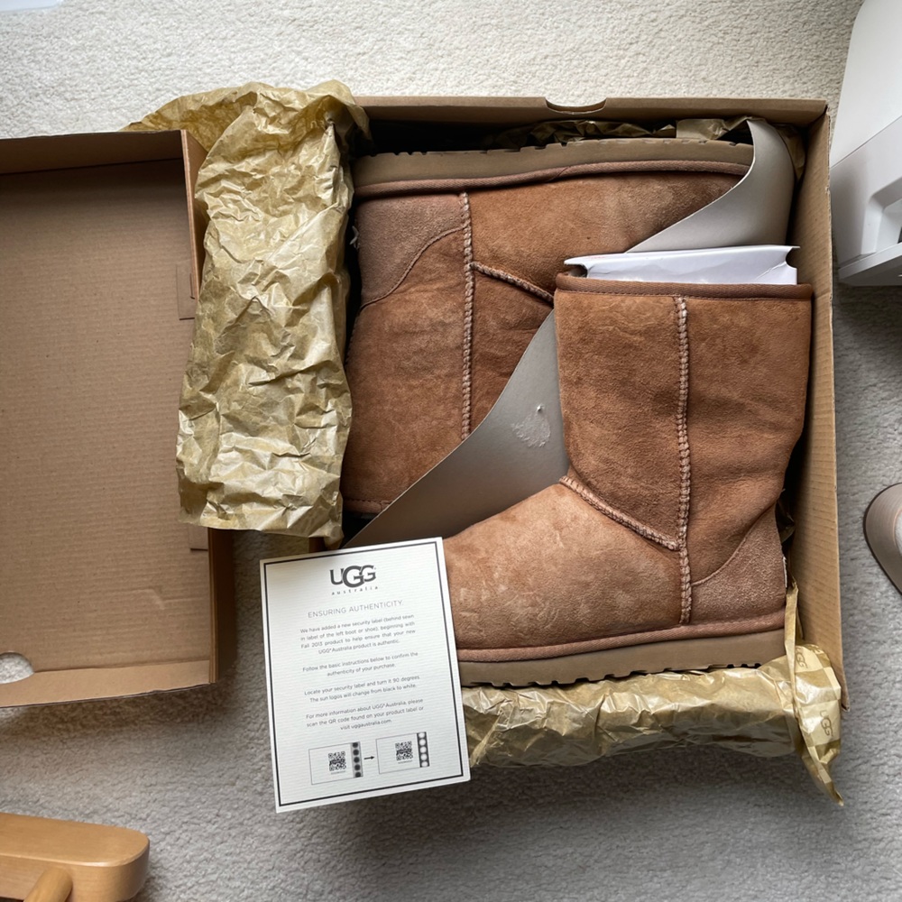 Ugg Short Chestnut Boot